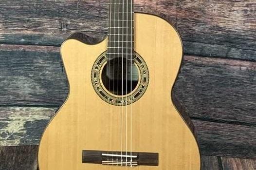 How to Make the Choice Between a Nylon or Steel String Guitar?