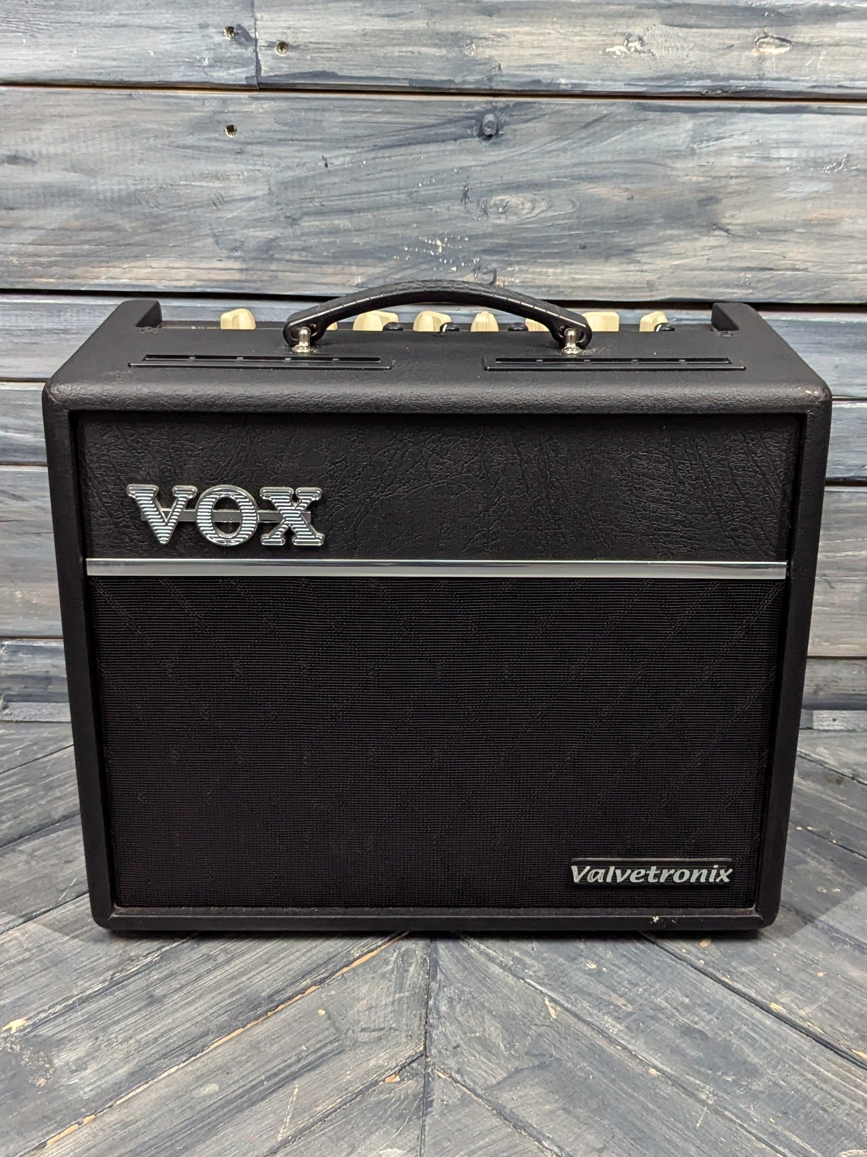 Used Vox VT20+ front of the amp