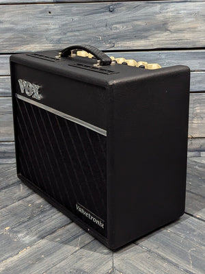 Used Vox VT20+ right side of the amp