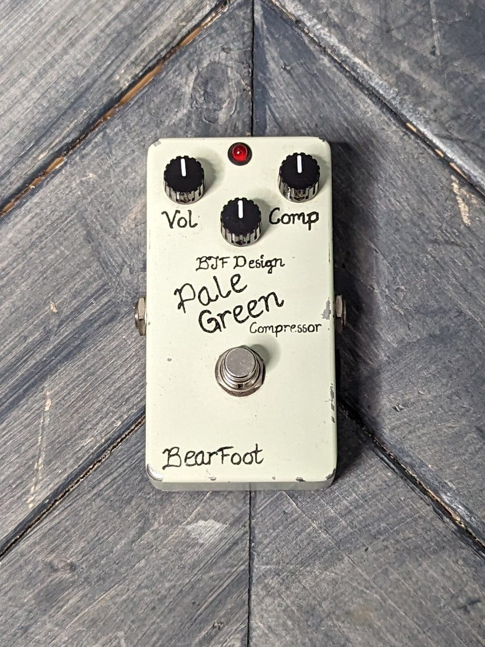 Used Bearfoot FX Pale Green Compressor Pedal - Adirondack Guitar