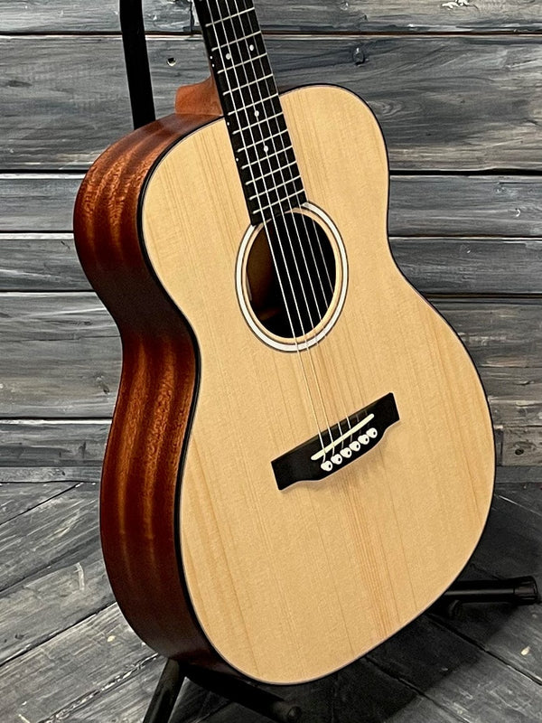 Martin Junior Series 000JR-10 Acoustic Guitar with Martin Bag