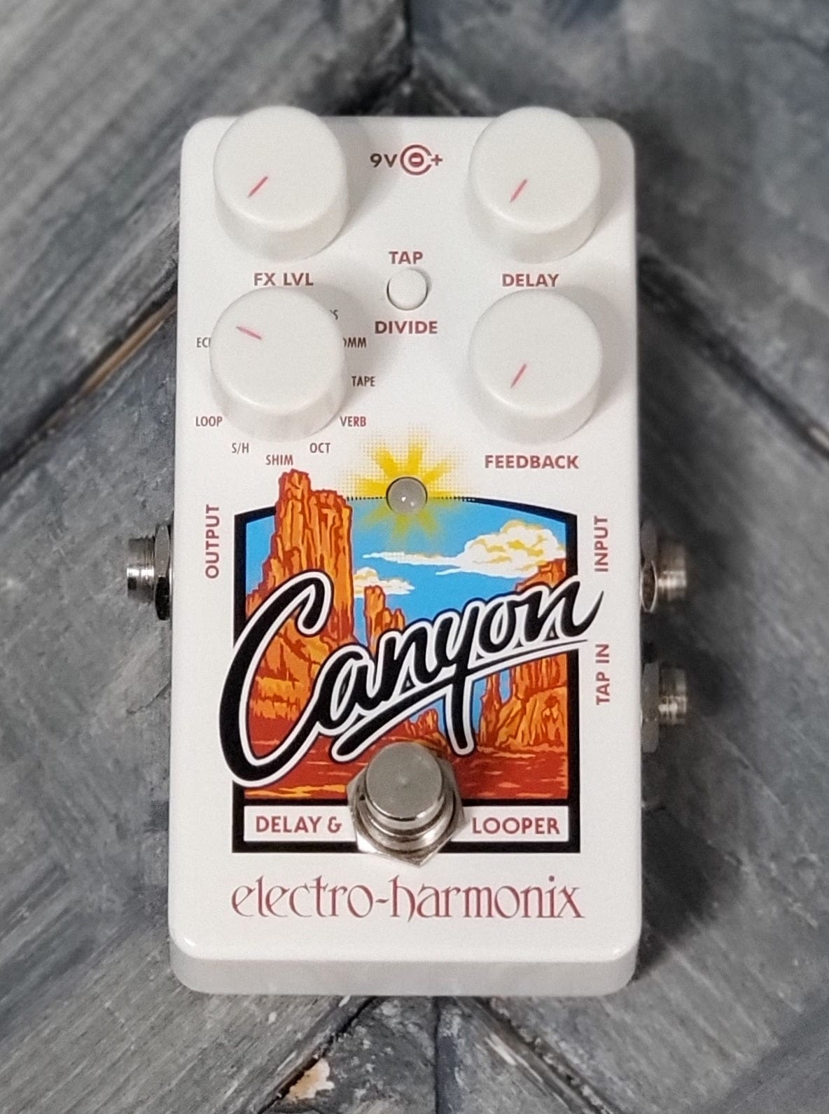 electro-harmonix pedal Electro-Harmonix Canyon Delay and Looper Pedal